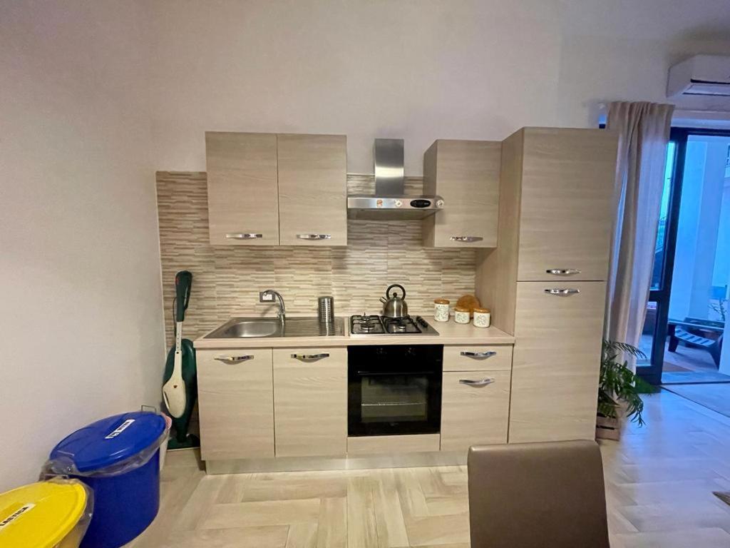 Floris Home Tra Mare E Montagna زافيرانا إتنيا المظهر الخارجي الصورة