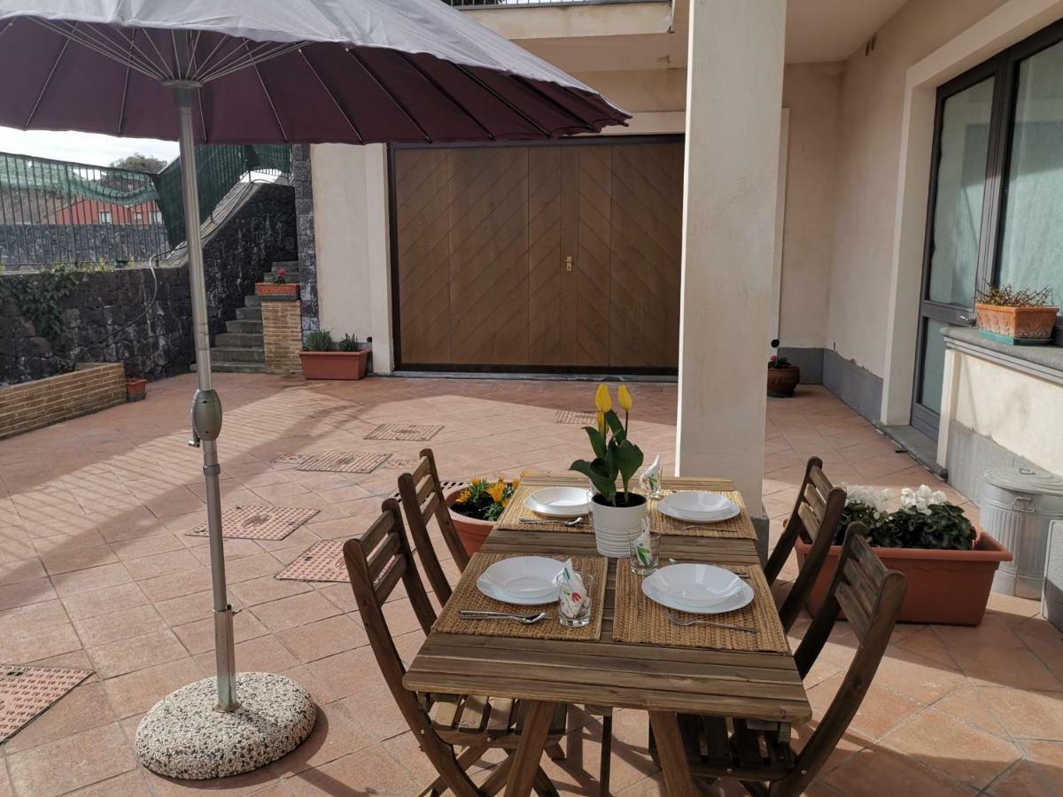 Floris Home Tra Mare E Montagna زافيرانا إتنيا المظهر الخارجي الصورة